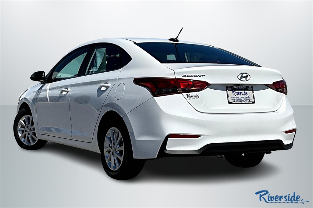 2022 Hyundai Accent SEL photo 4