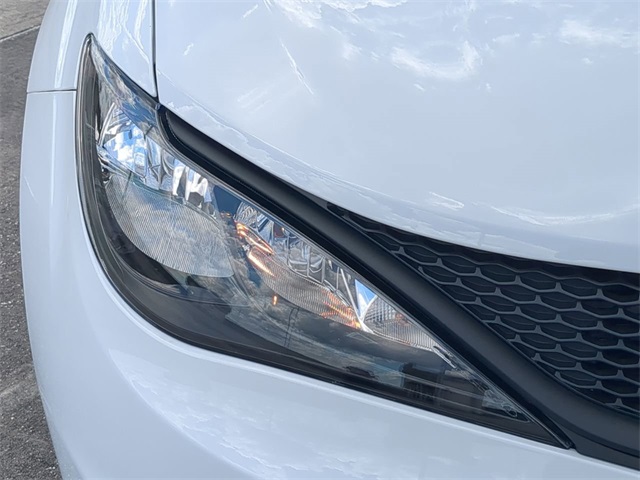 2026 Chrysler Voyager LX photo 8