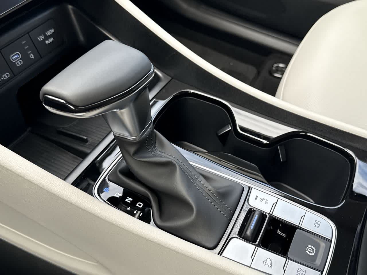 2025 Hyundai Tucson SEL Convenience photo 18