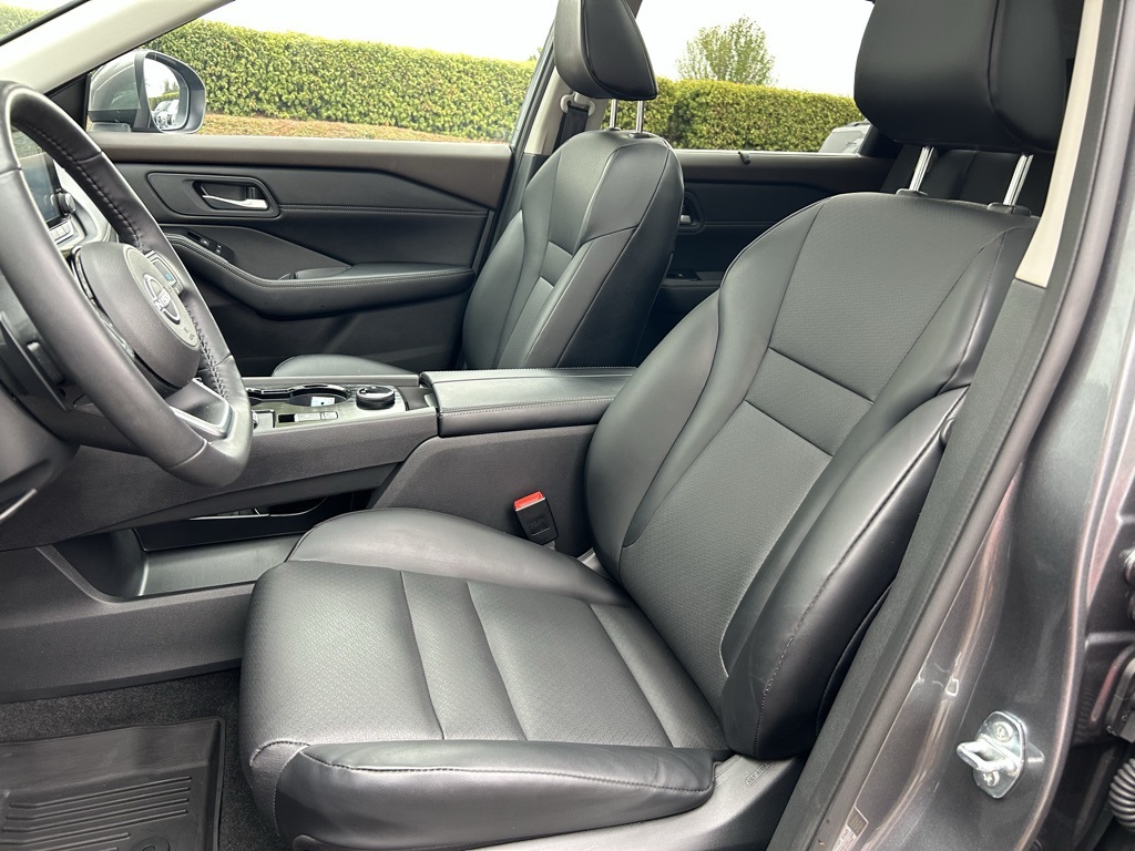 2023 Nissan Rogue SV photo 21