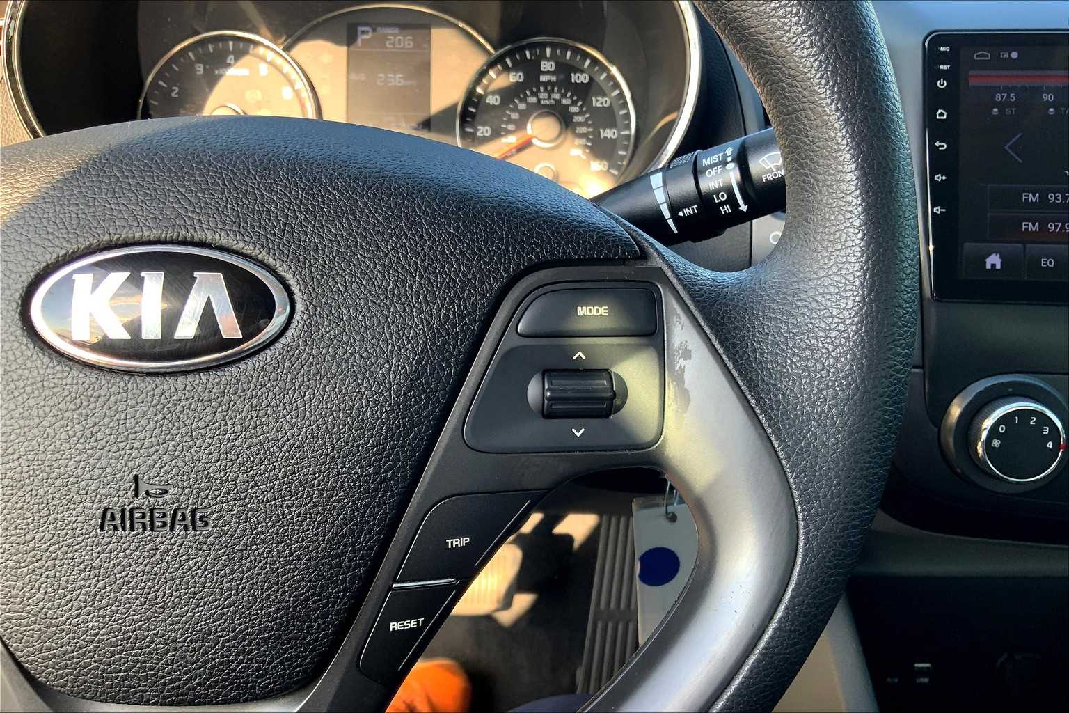 2017 Kia Forte LX Base photo 22