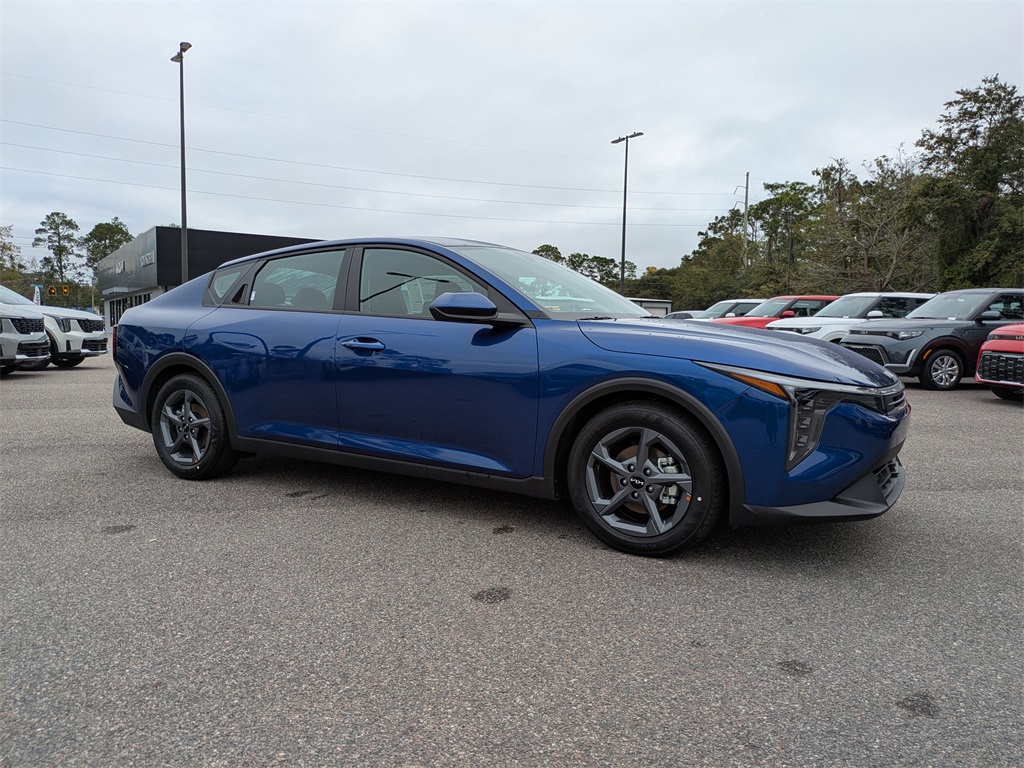 2025 Kia K4 LXS's photo