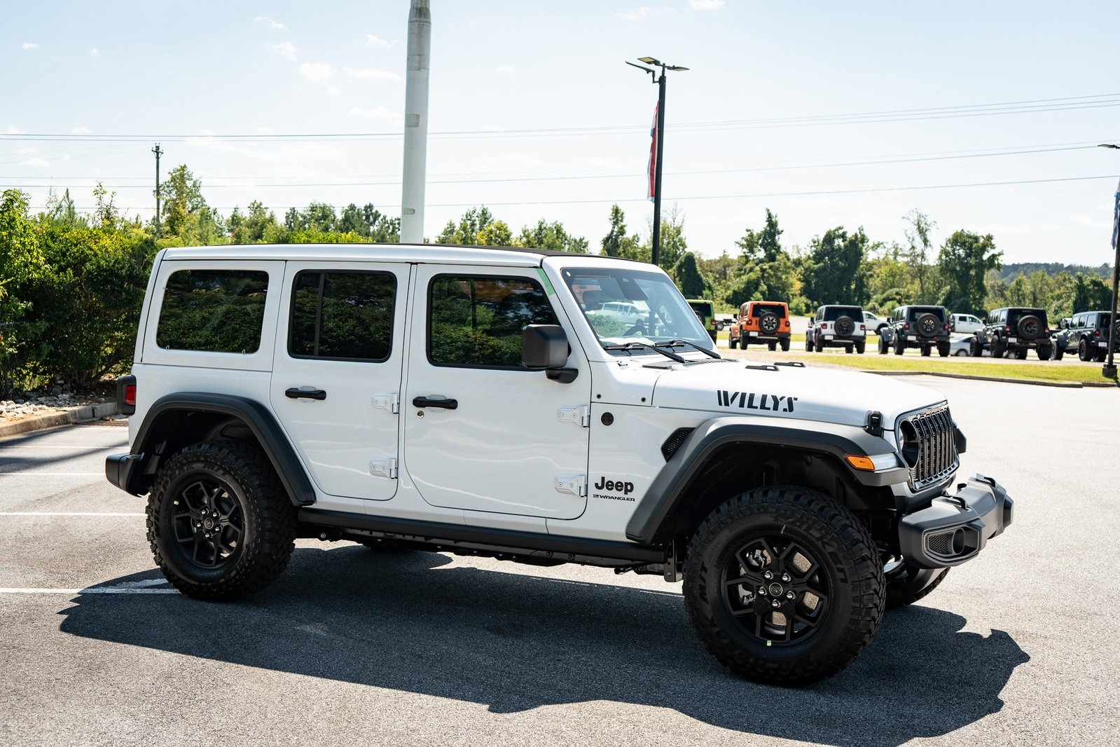 2025 Jeep Wrangler Willys photo 12