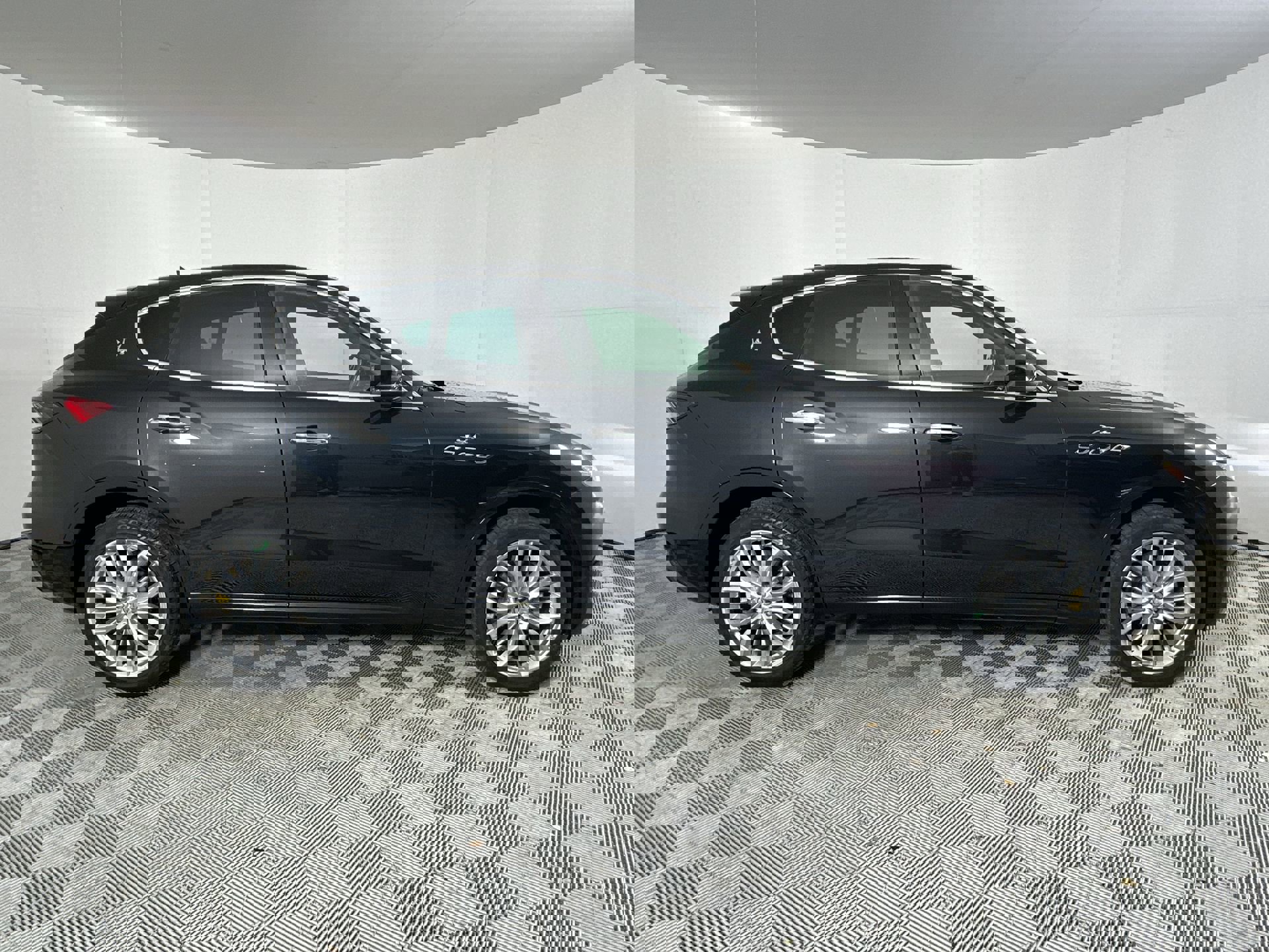 2022 Maserati Levante GT photo 3