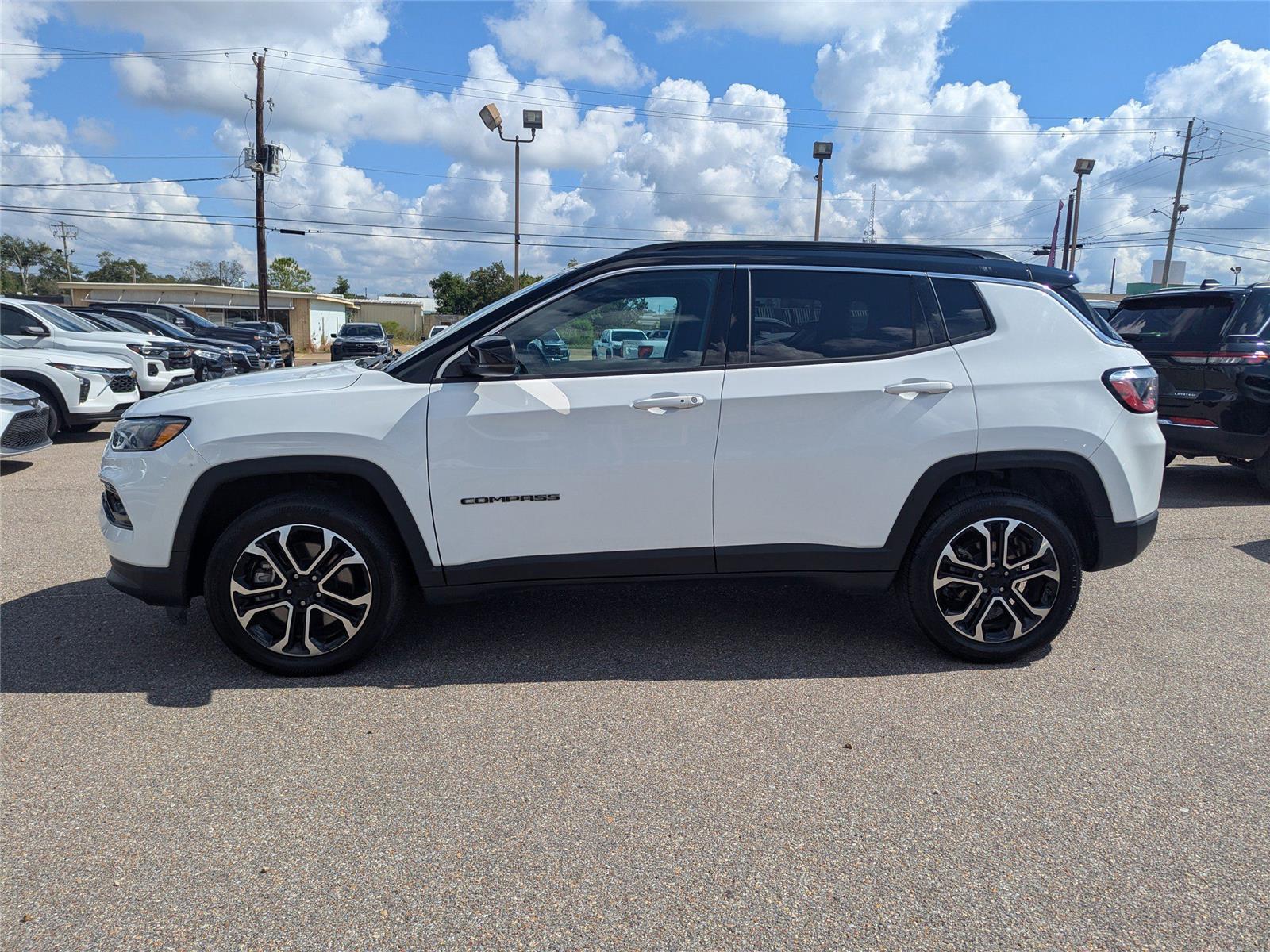 2023 Jeep Compass Limited photo 2