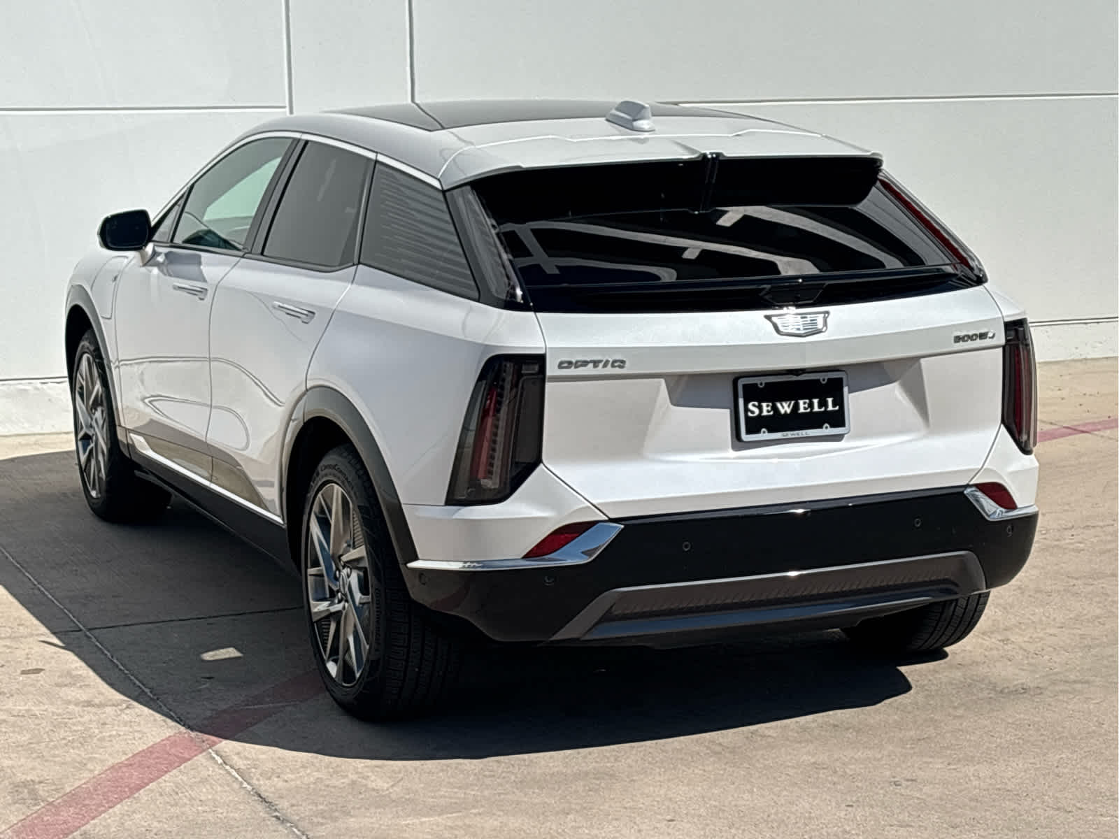 2025 Cadillac Optiq Luxury photo 6