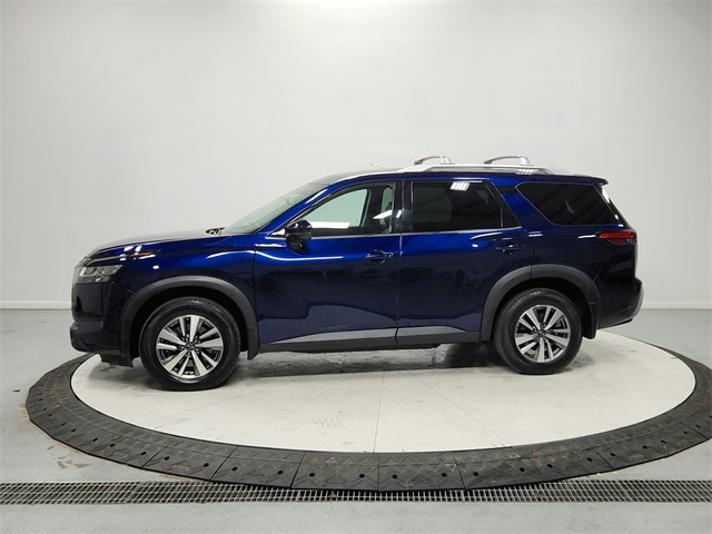 2023 Nissan Pathfinder SL photo 3