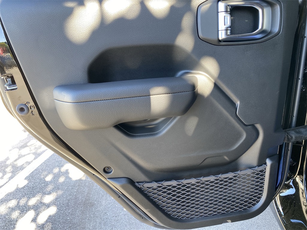 2025 Jeep Wrangler Sport photo 33