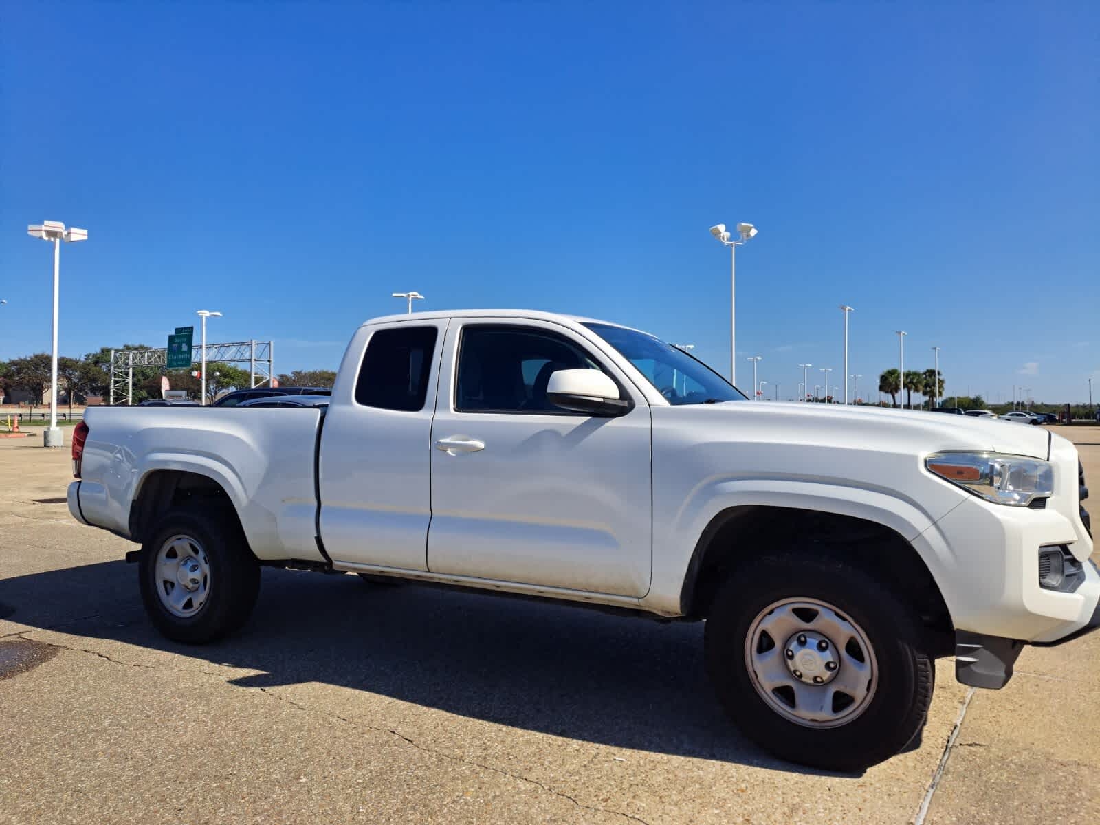 2019 Toyota Tacoma SR photo 3