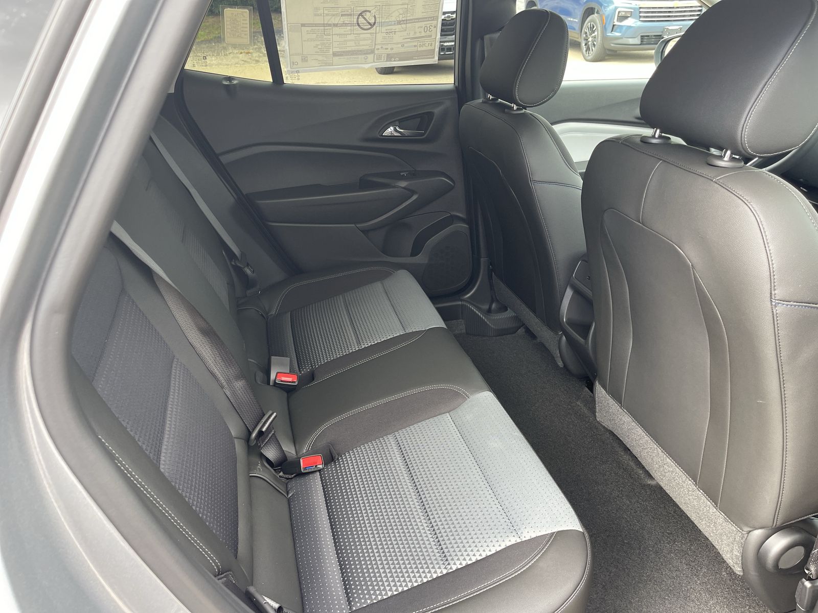 2025 Chevrolet Trax LT photo 15