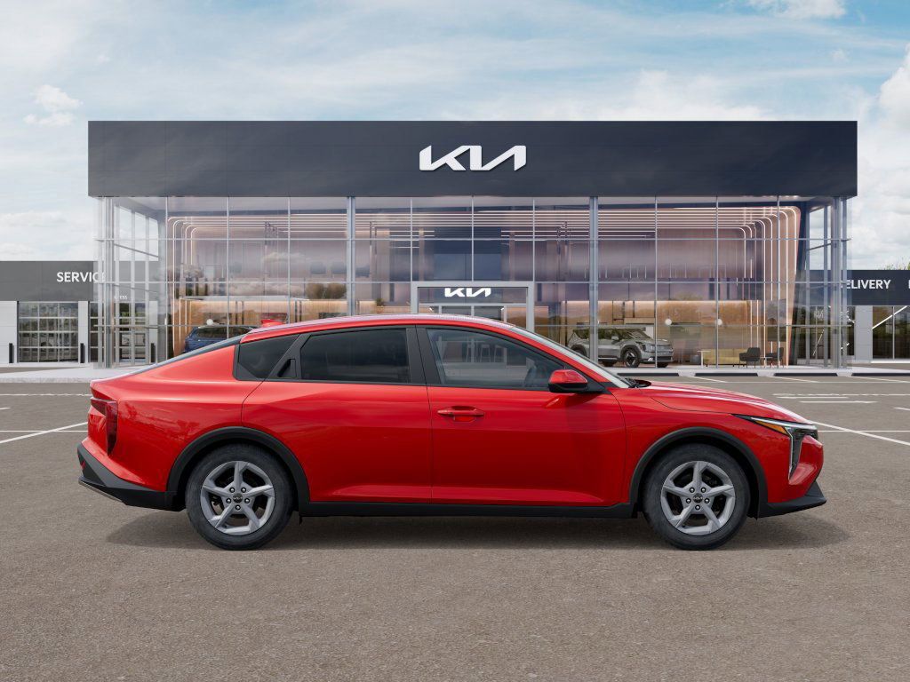 2025 Kia K4 LXS photo 4