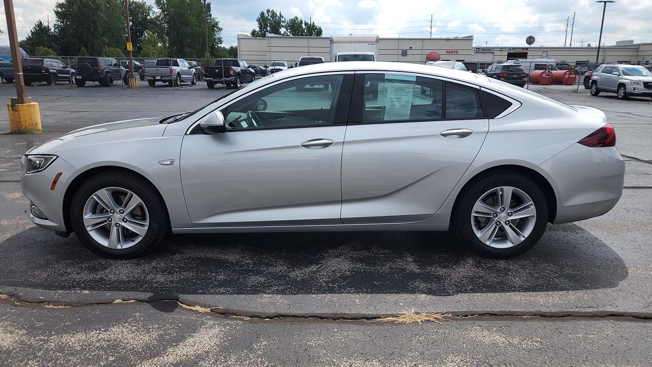 2018 Buick Regal Sportback Preferred photo 5