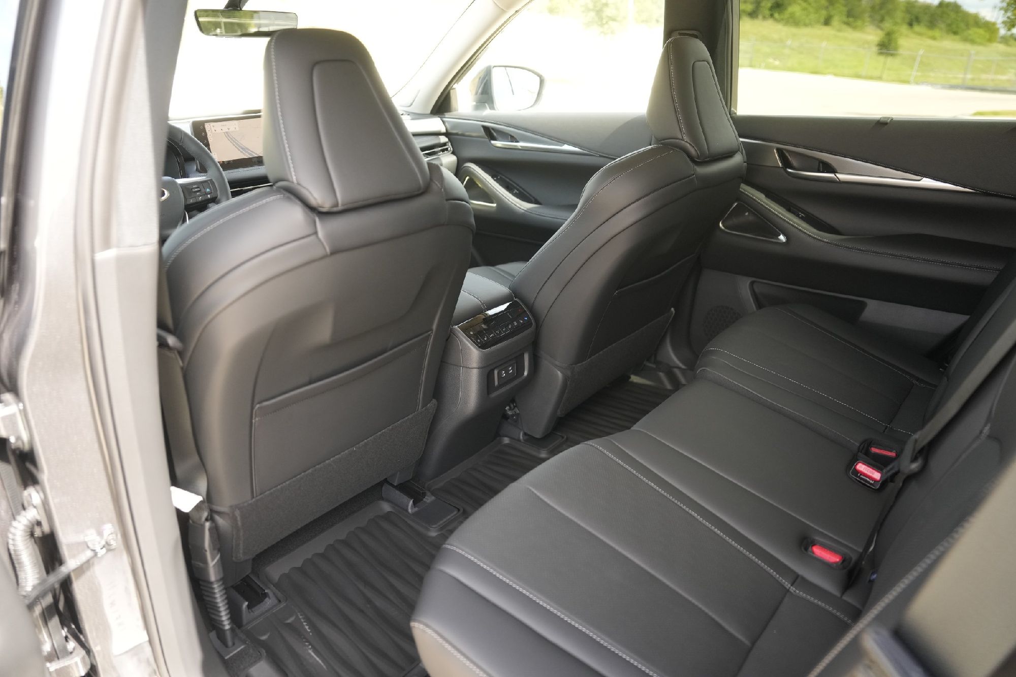 2026 Infiniti QX60 Luxe photo 17