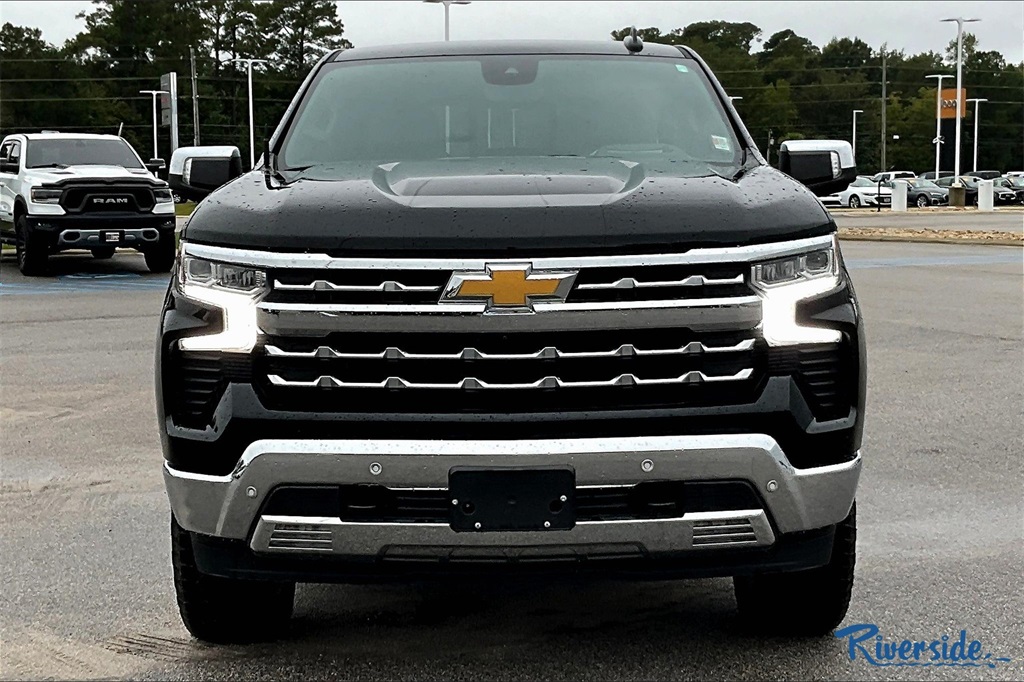 2024 Chevrolet Silverado 1500 LTZ photo 2