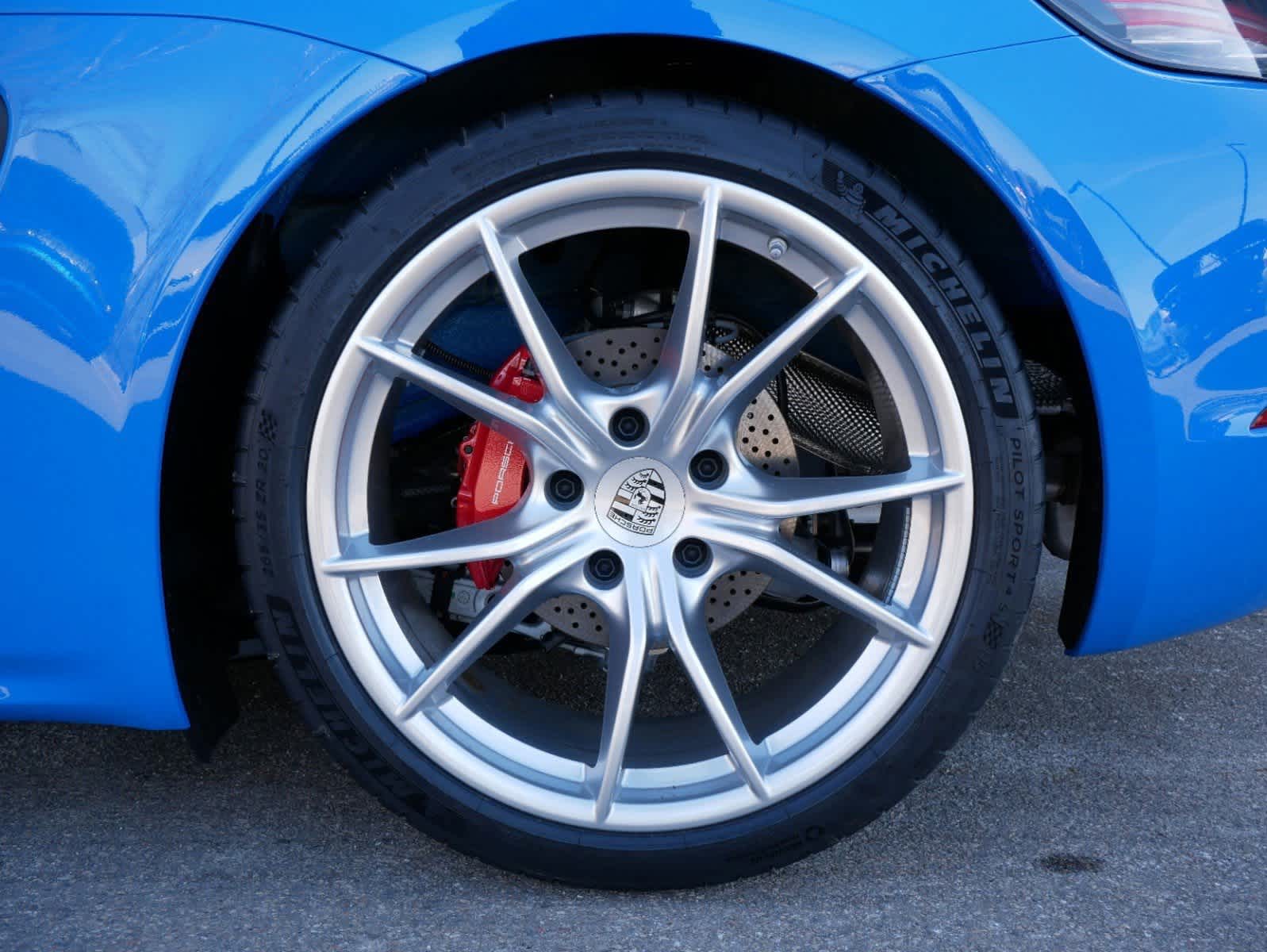 2025 Porsche Cayman S photo 9