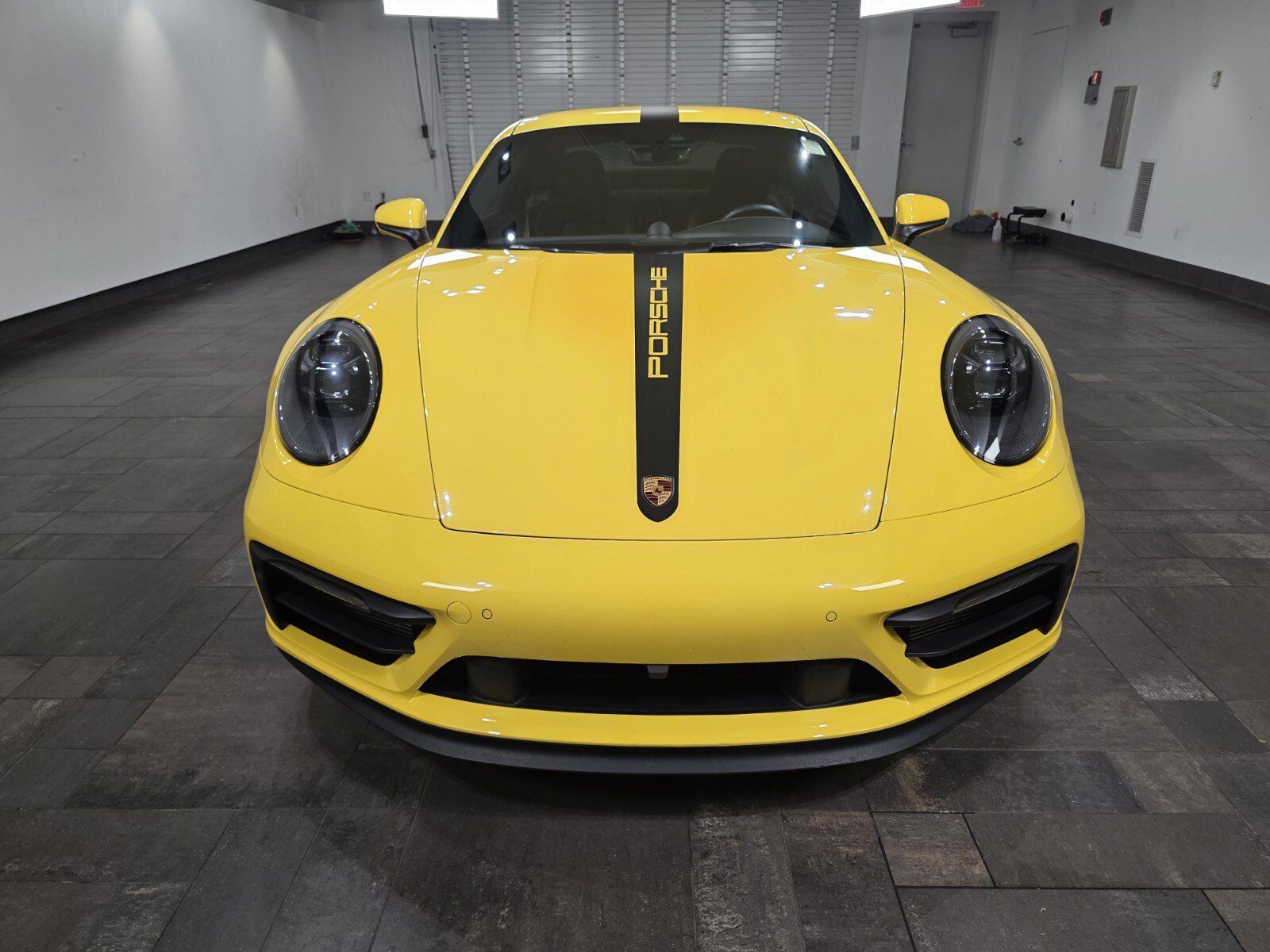 2023 Porsche 911 GTS Coupe photo 2