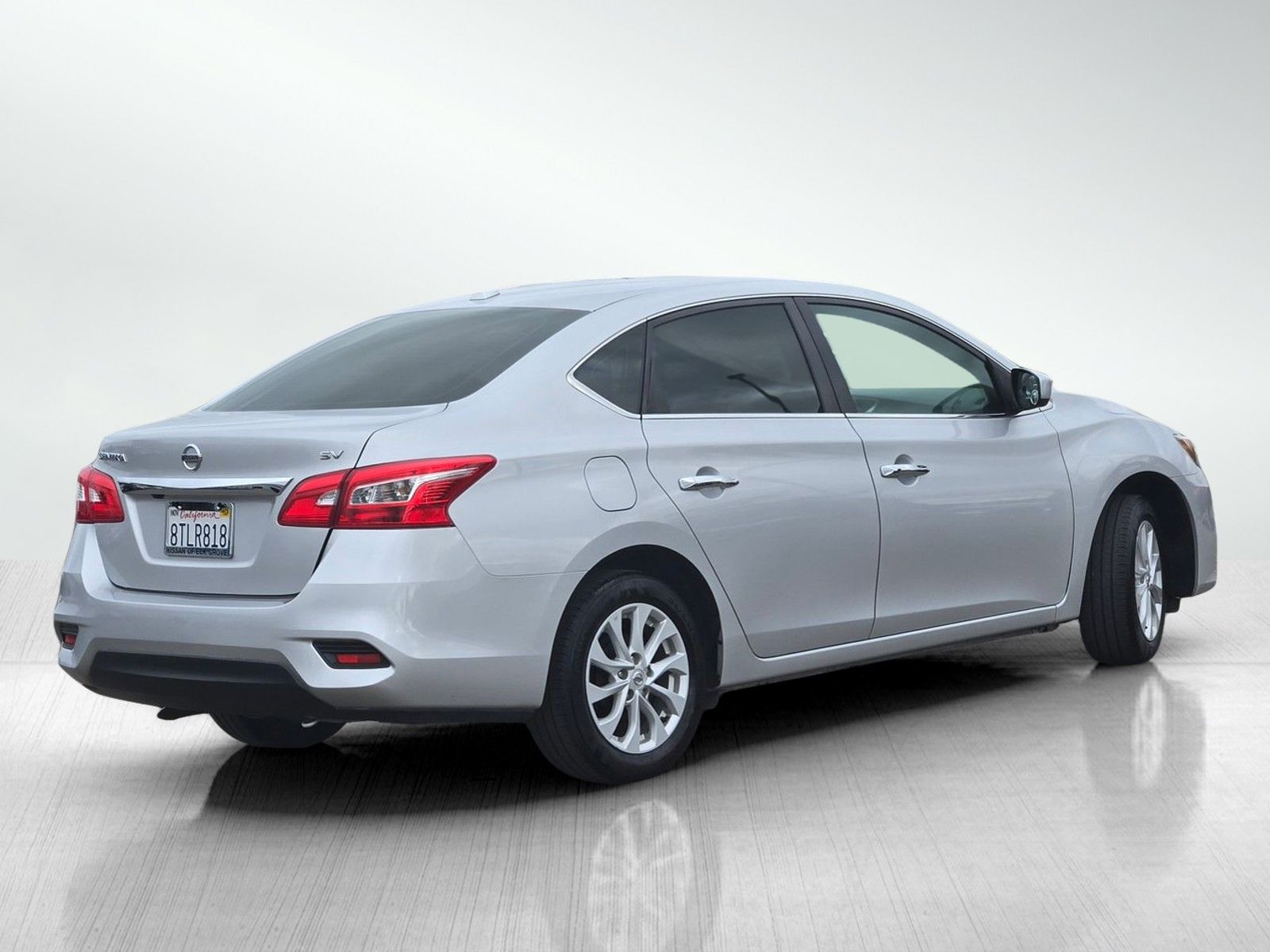2019 Nissan Sentra SV photo 4