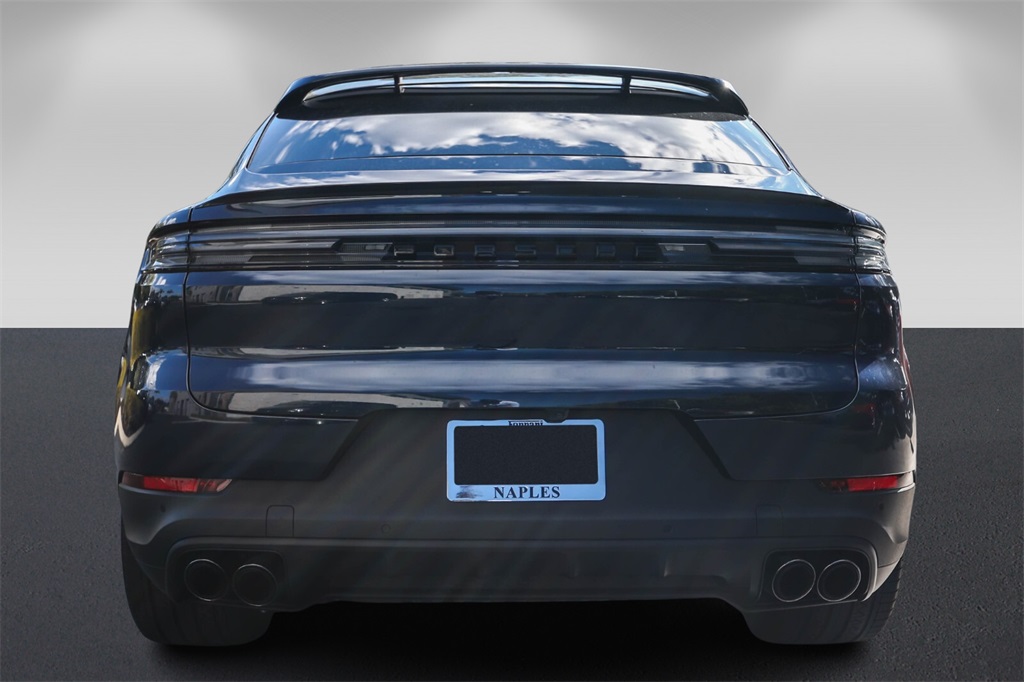 2024 Porsche Cayenne Coupe S photo 4