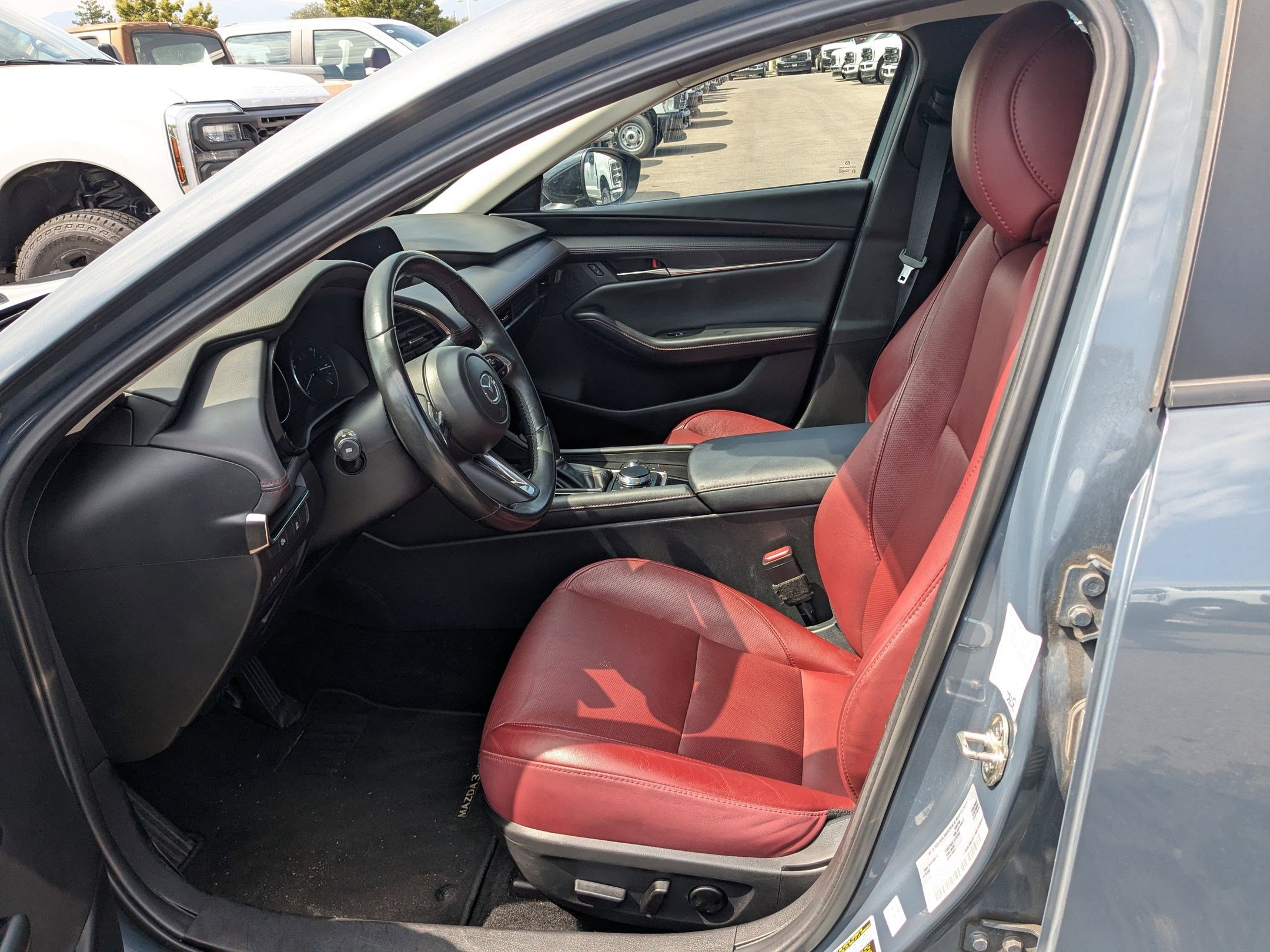 2024 Mazda Mazda3 2.5 s Carbon photo 14