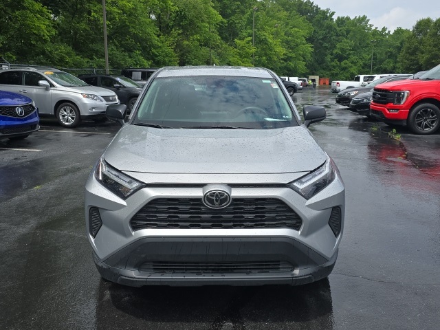 2024 Toyota RAV4 LE photo 3