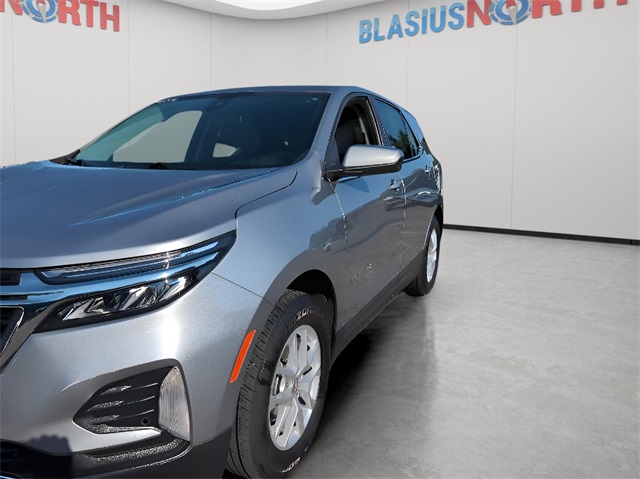 2023 Chevrolet Equinox LT photo 2