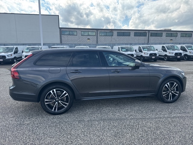 2023 Volvo V90 Cross Country B6 photo 4