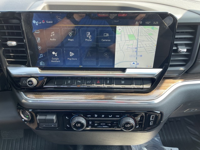 2025 Chevrolet Silverado 2500HD LT photo 3