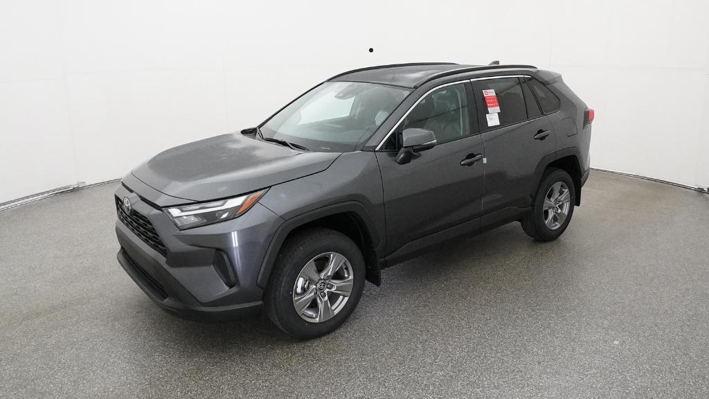 2025 Toyota RAV4 XLE's photo