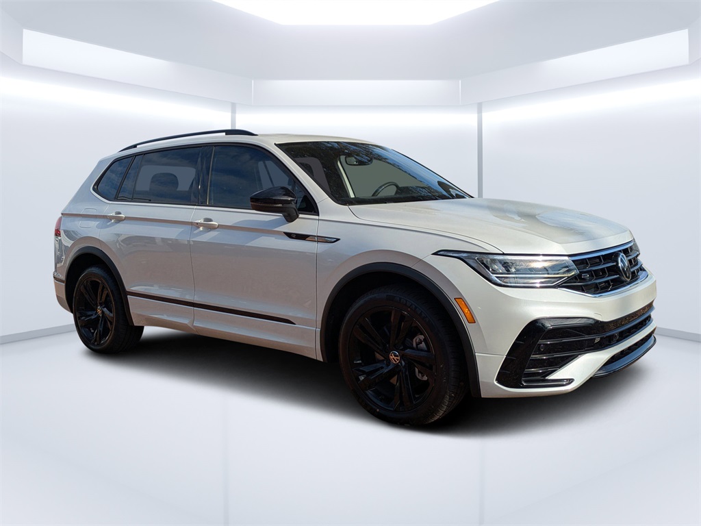 2023 Volkswagen Tiguan SE R-LINE BLACK