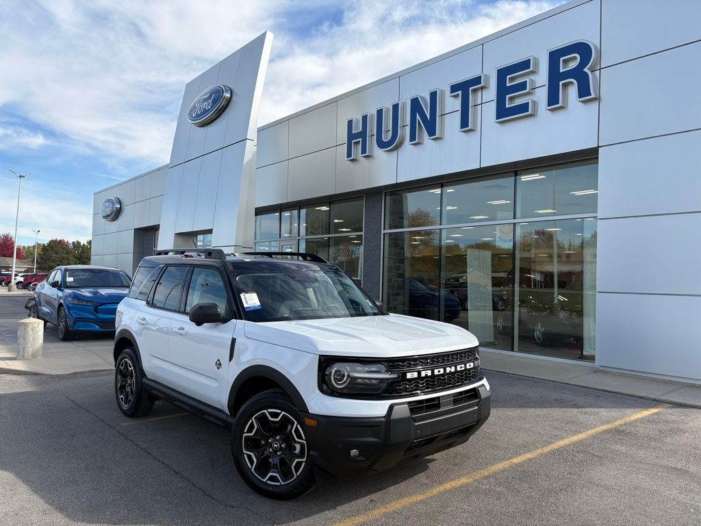 2025 Ford Bronco Sport Outer Banks's photo