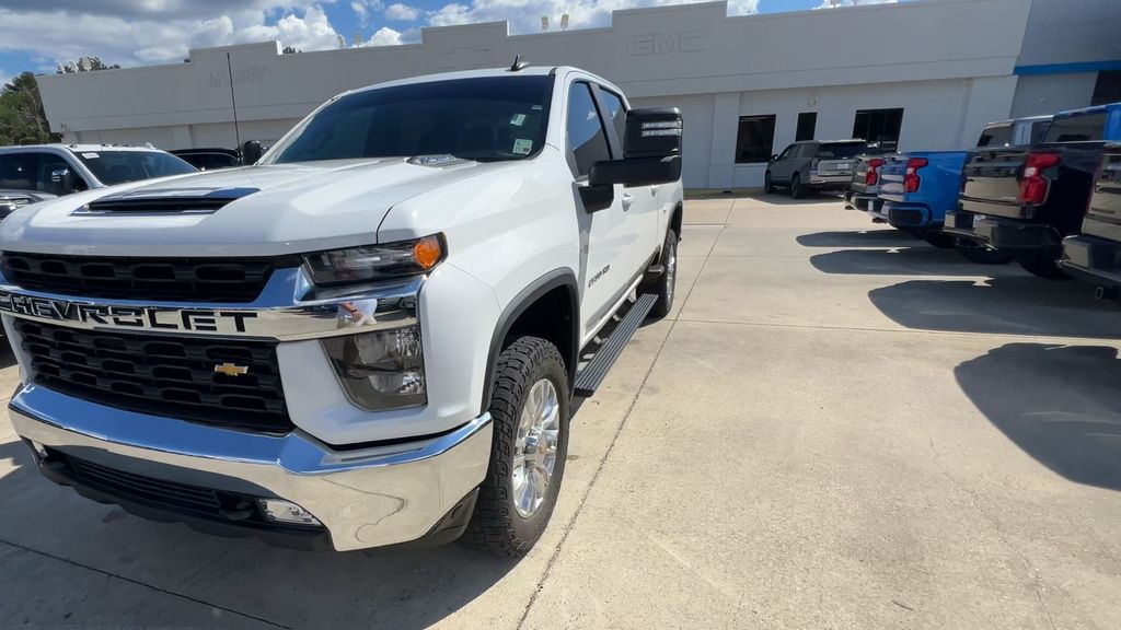 2022 Chevrolet Silverado 2500HD LT photo 4