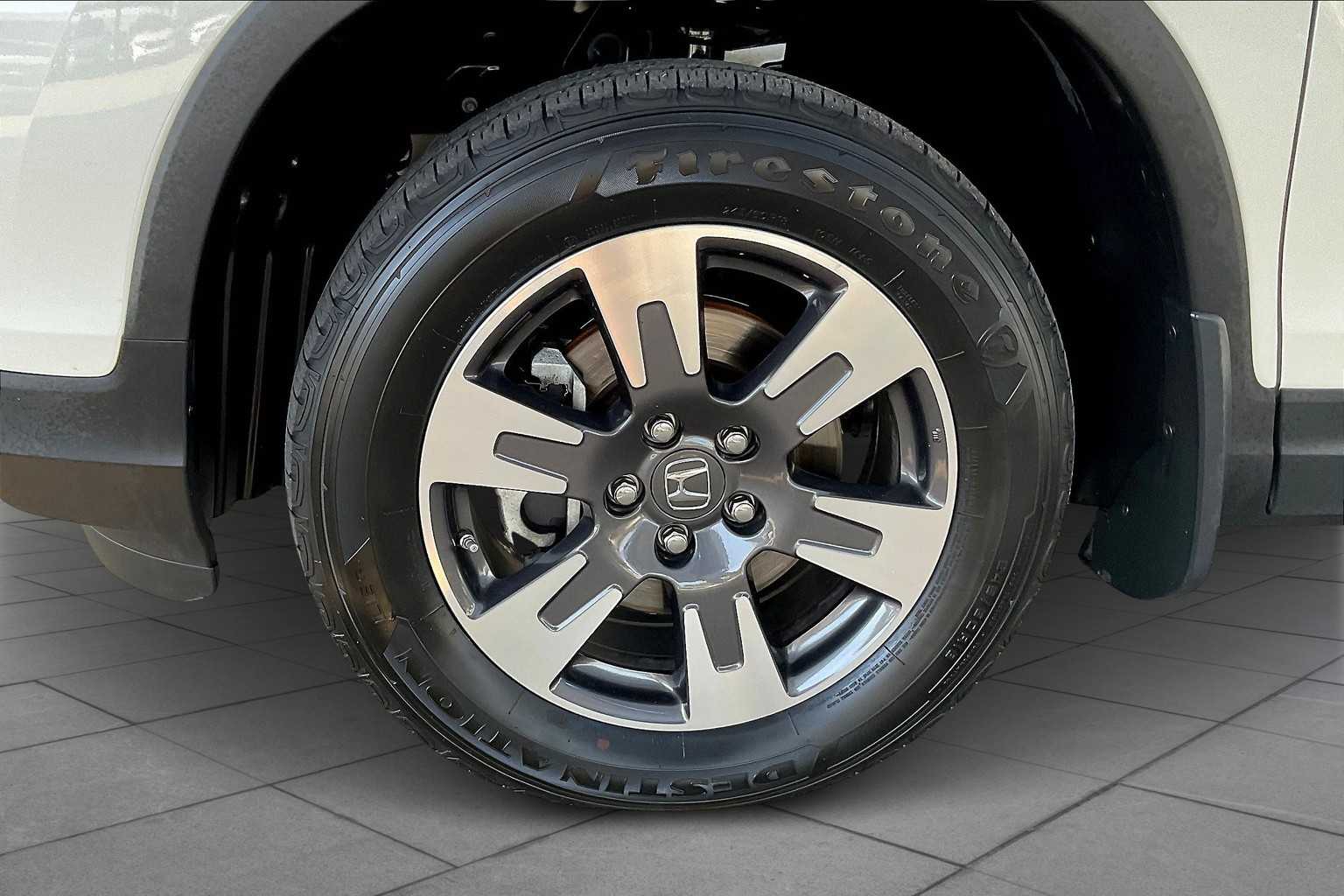 2019 Honda Ridgeline RTL-E photo 10