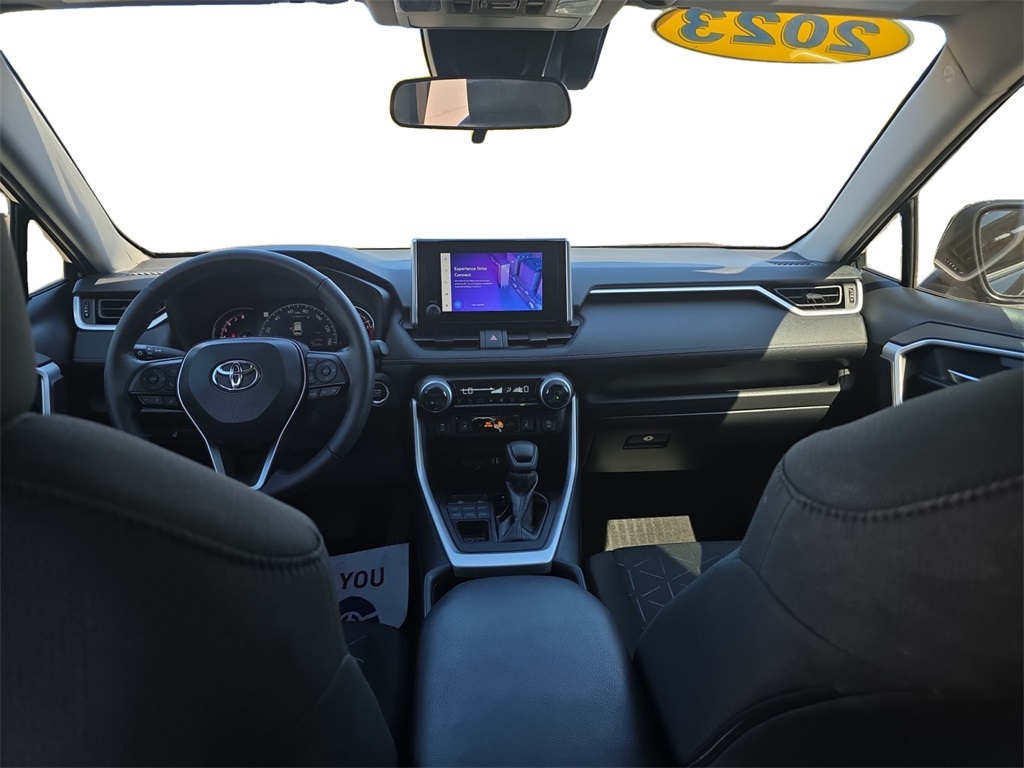2023 Toyota RAV4 XLE photo 2
