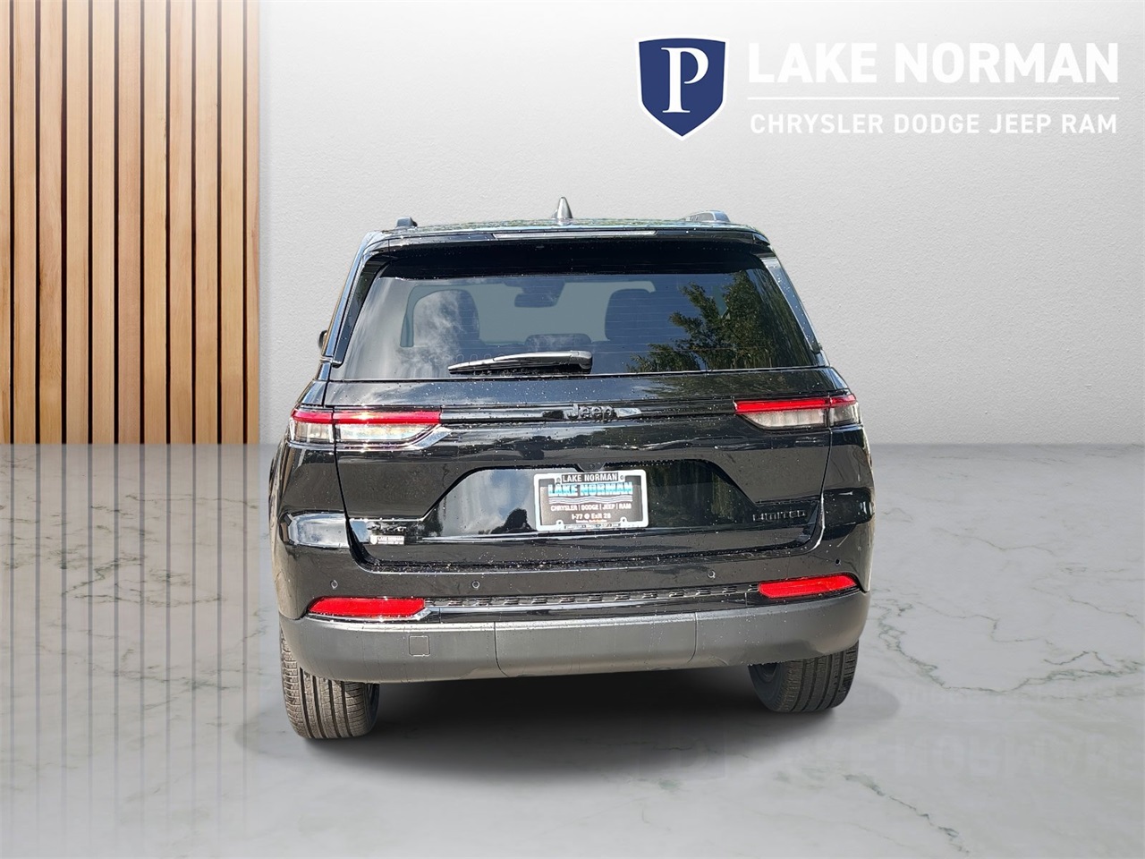 2025 Jeep Grand Cherokee Limited photo 3