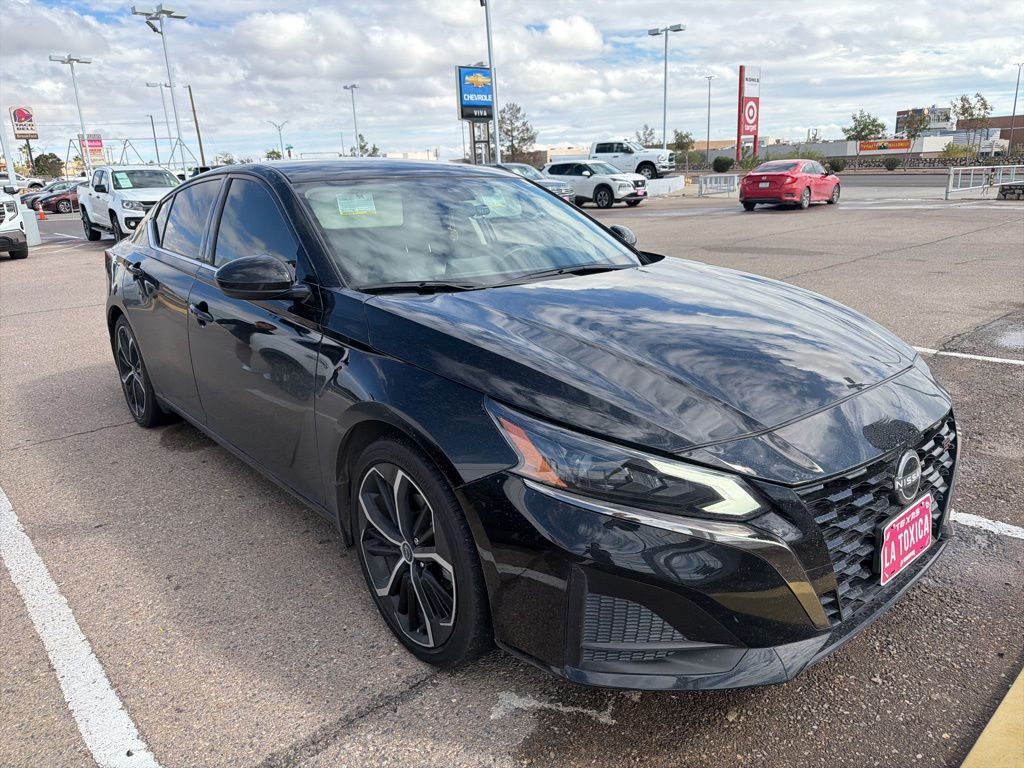 2024 Nissan Altima 2.5 SR photo 4