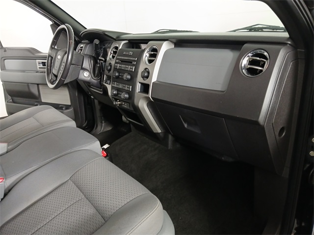 2011 Ford F-150 XLT photo 19