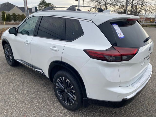 2026 Nissan Rogue Platinum photo 3