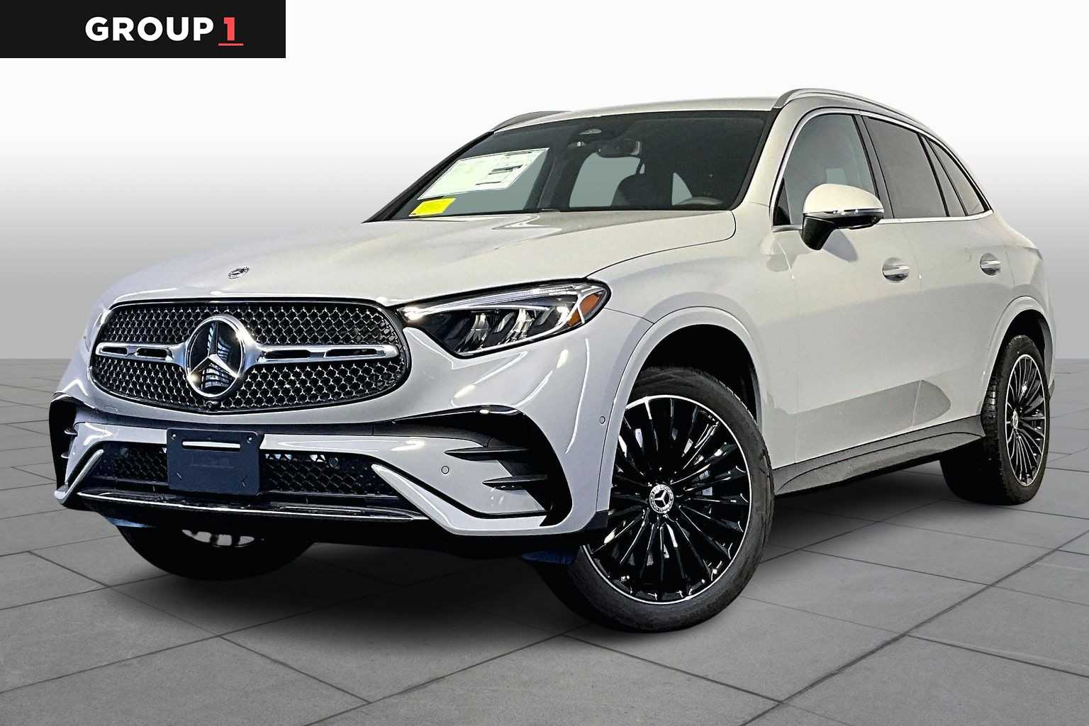 2026 Mercedes-Benz GLC Base's photo