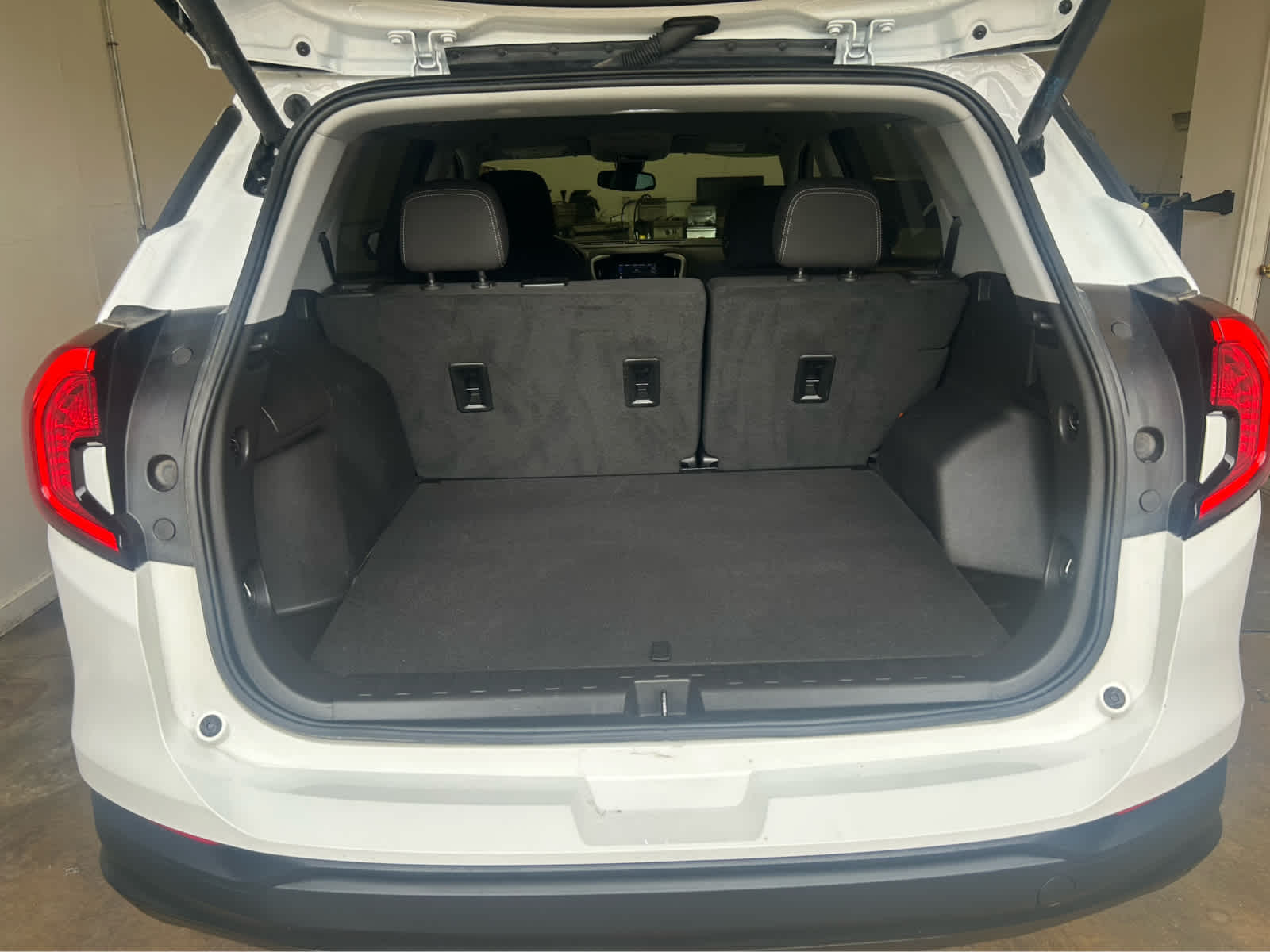 2023 Gmc Terrain SLE photo 4