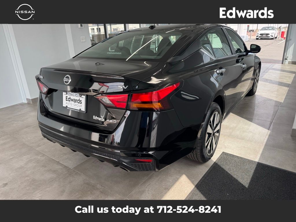2022 Nissan Altima 2.5 SV photo 8