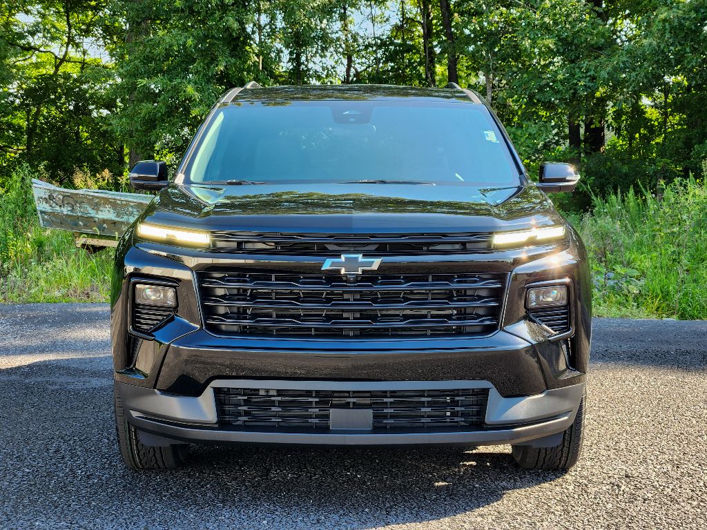 2025 Chevrolet Traverse photo 11