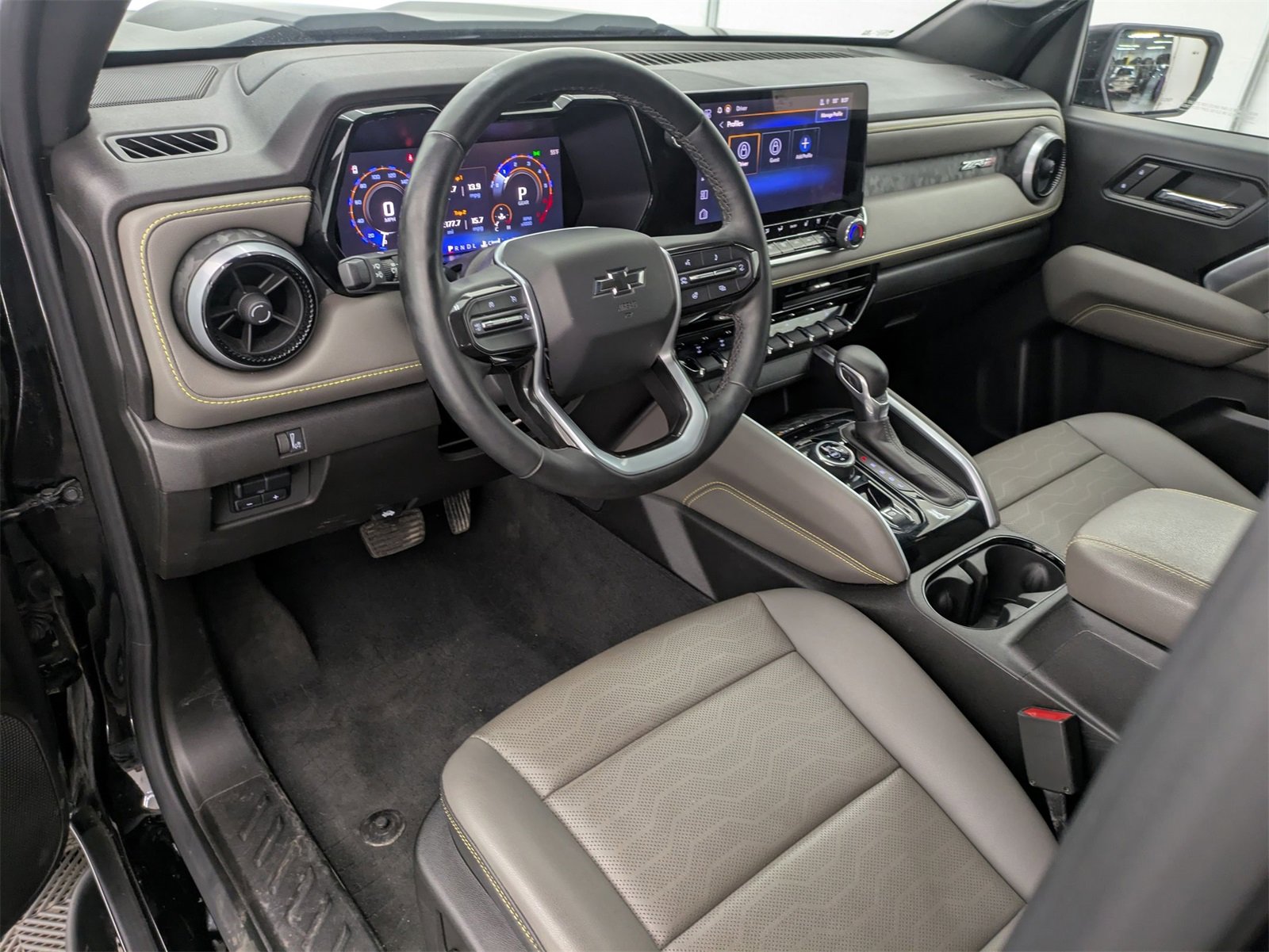 2023 Chevrolet Colorado ZR2 photo 2