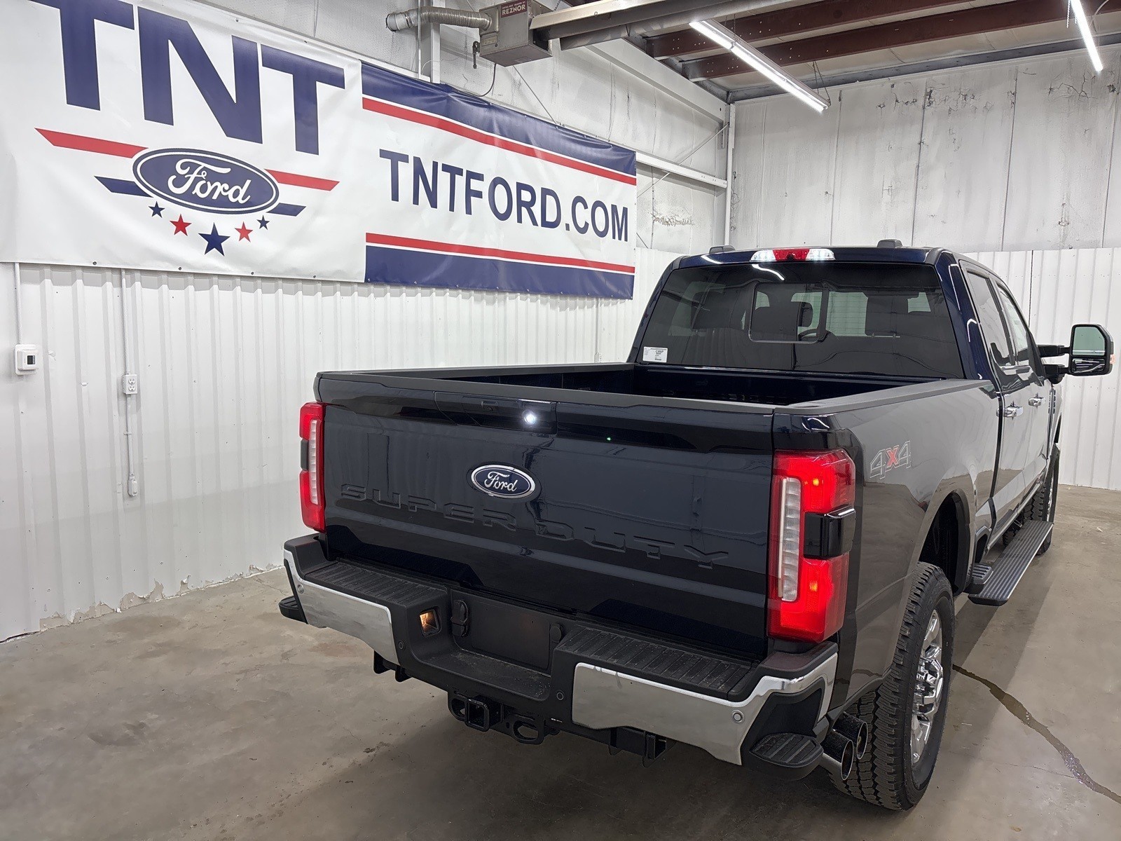 2025 Ford F-350 Lariat photo 4