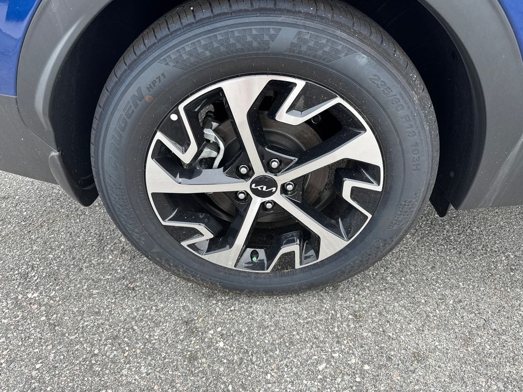 2024 Kia Sportage EX photo 17