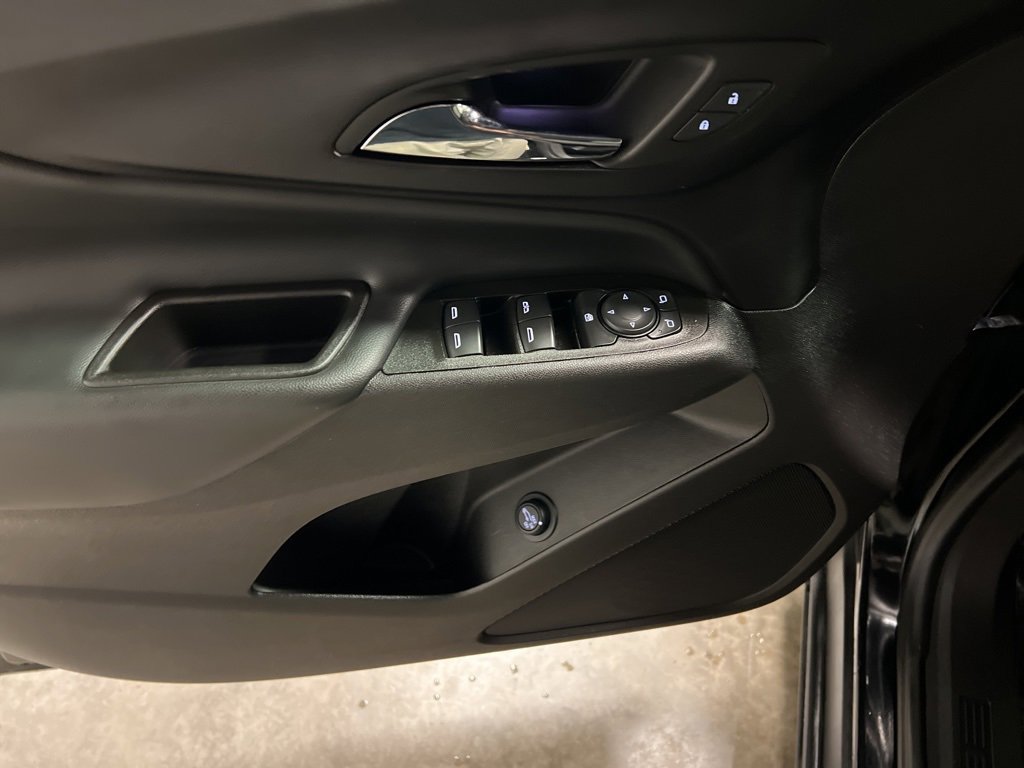 2024 Chevrolet Equinox LT photo 16
