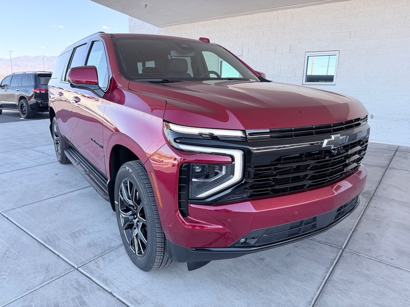 2025 Chevrolet Suburban RST's photo