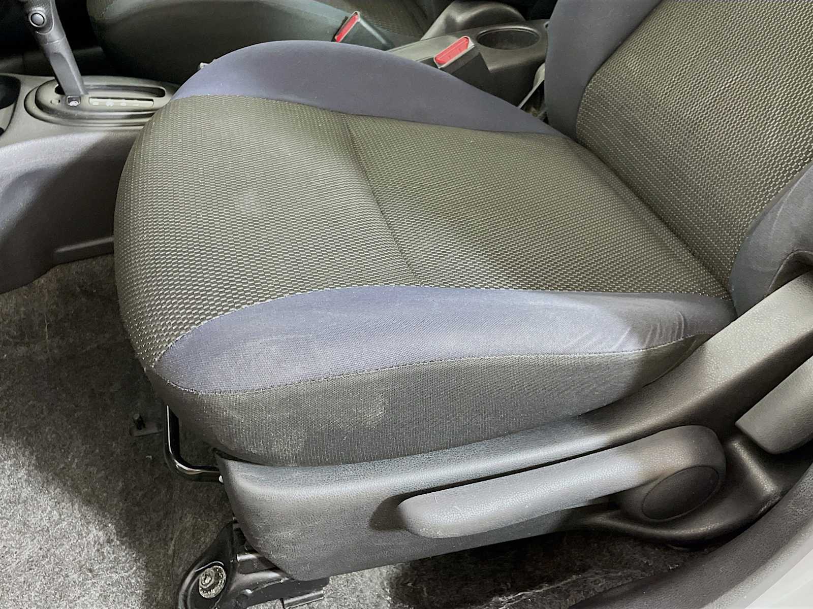 2012 Nissan Versa SV photo 16