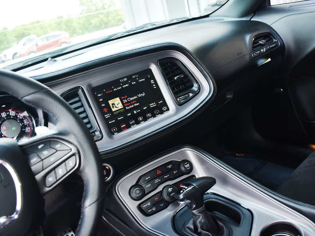 2023 Dodge Challenger R/T photo 16