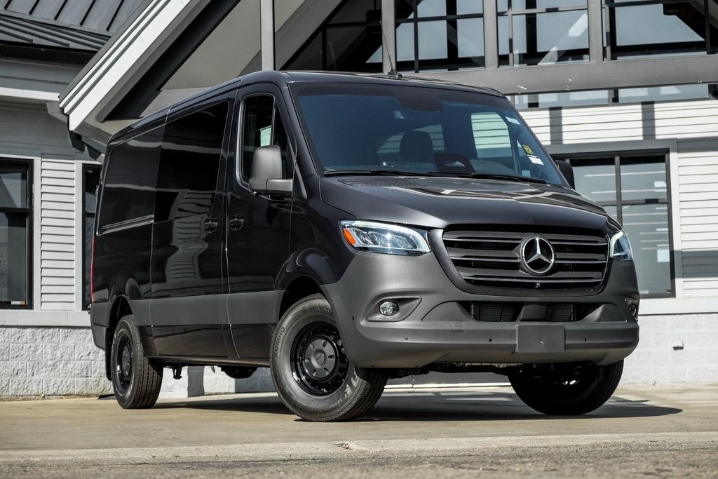2025 Mercedes-Benz Sprinter Crew Van Base's photo