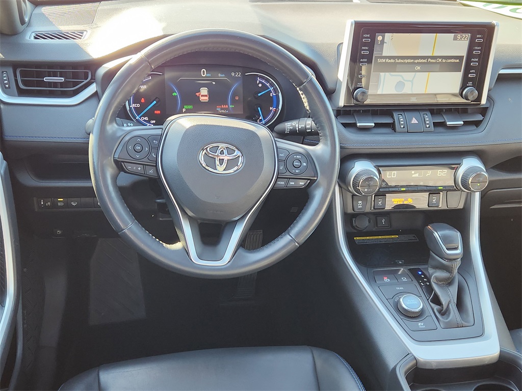 2020 Toyota RAV4 Hybrid XSE photo 9